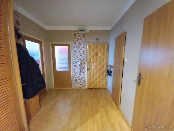 Byt - Broumov, ul. U Větrolamu, přízemí, 5+1, 96m2, sklep