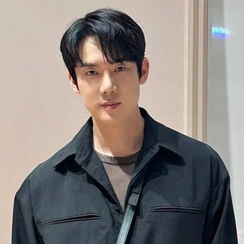 Yoo Yeon Seok 21