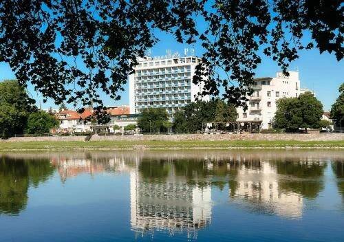 Piešťany, Magnólia – Seniorský pobyt
