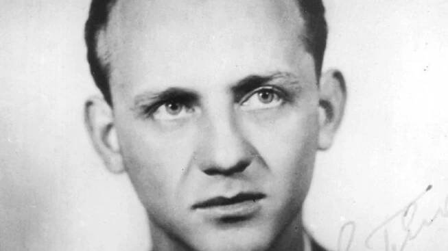 Neštítil se mučit ani zabíjet. StBák Miroslav Pich-Tůma nedokázal po revoluci čelit pravdě - Médium.cz
