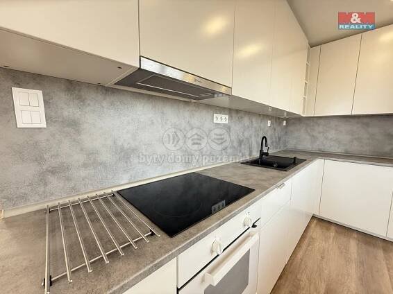 Pronájem bytu 2+kk 52 m², Tyršovo nám., Louny