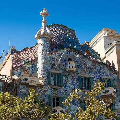 Facade Casa Batllo by Antoni Gaudi Organic Geometry Urban Transformation tomasz zielonka NHJcmcY gM unsplash