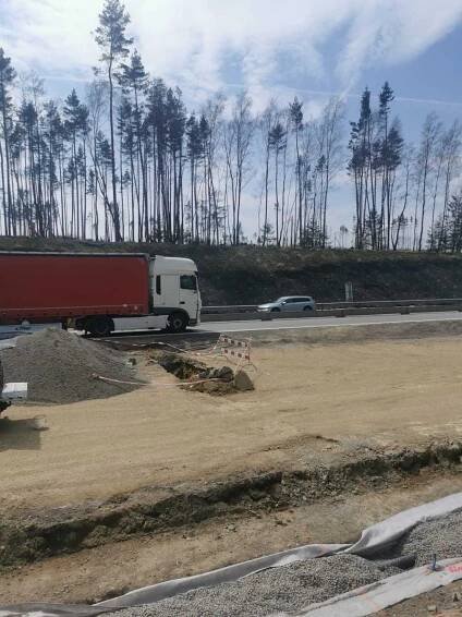 VIDEO: Dělníci našli na D1 u Velkého Beranova trhavinu ze stavby dálnice