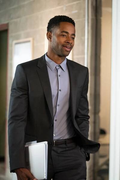 Nesvá - Celkem vděčná - Z filmu - Jay Ellis