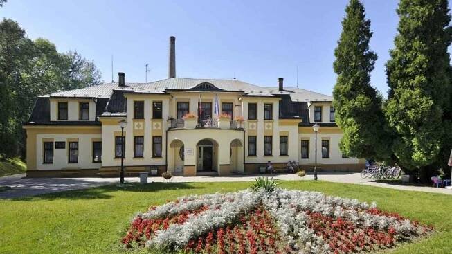 Výlet k hamerskému jezeru potěší i seniory a vozíčkáře