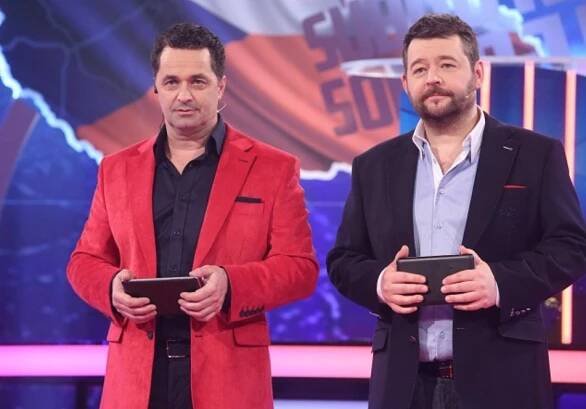 Michal Hudák s Dejdarem při moderování pořadu Souboj národů.
