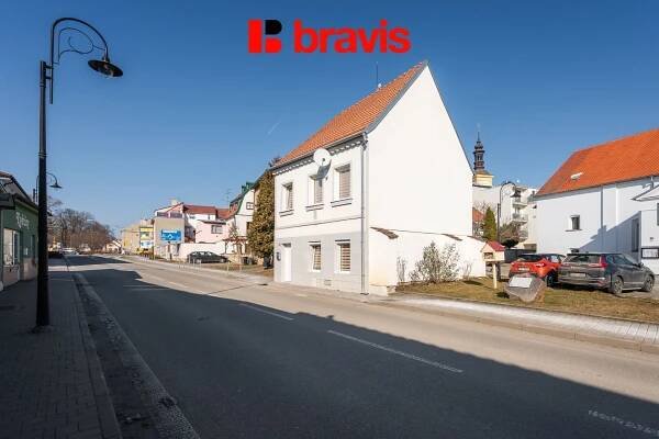 Prodej rodinného domu, ul. Skálova, Rousínov u Vyškova, terasa, sklep, vhodný i na investici - BRAVIS REALITY, s.r.o.