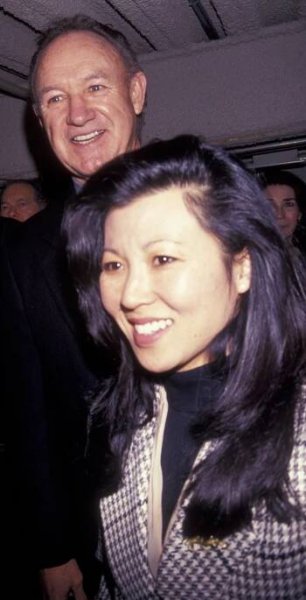 Gene Hackman and Betsy Arakawa in 1992. 