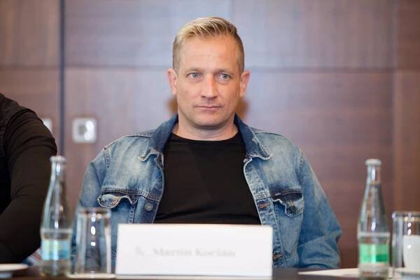 FOTO: Martin Kocián oslavil 44. narozeniny. – stránka 479