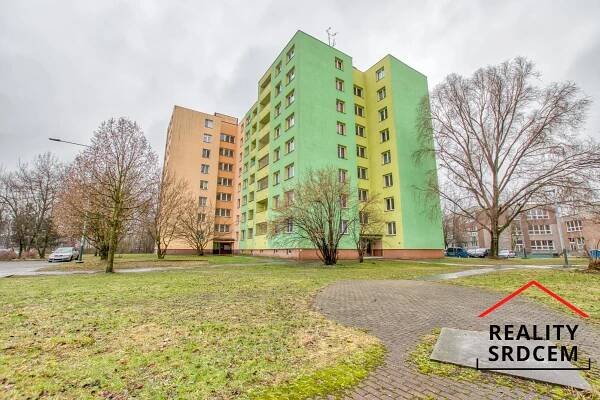 Pronájem zařízeného bytu 3+1 s lodžií, J. Matuška, Ostrava - Dubina