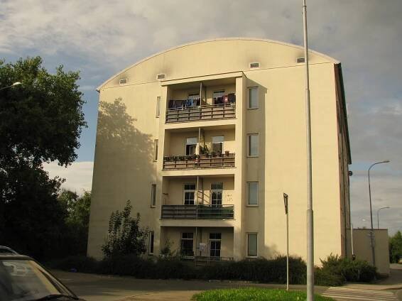 Městské byty v Kolíně nutně potřebují opravy, některé střechy jsou jak síto