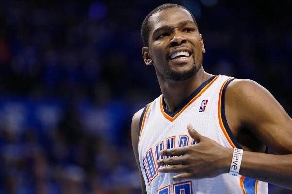 Durant zářil, připsal si triple double. Oklahoma díky němu porazila Atlantu