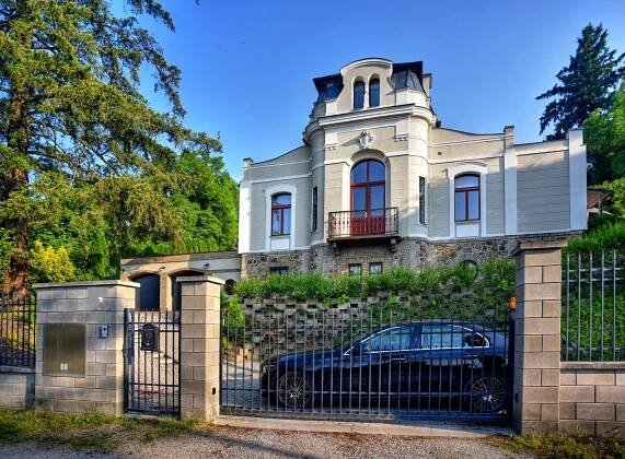 VILA Dobřichovice – TOP adresa