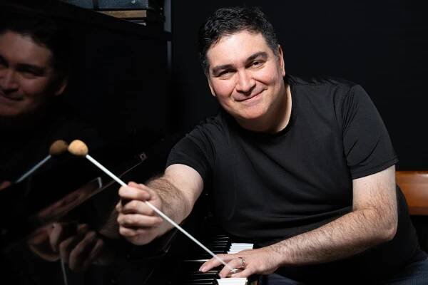 Juan Guerra Conducting