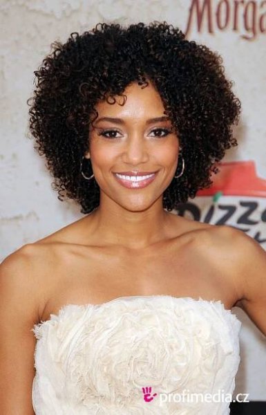 Annie Ilonzeh - celebrity účes - HappyHair