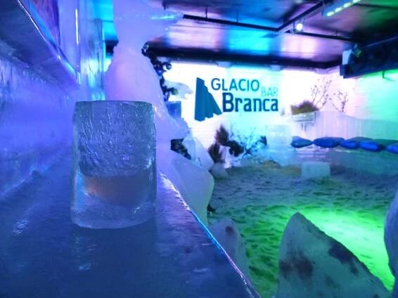 Ice glasses 