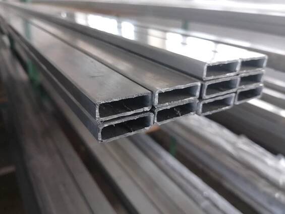 jakel nerezový - profil uzavretý zváraný obdĺžnikový 30x10x1,5 mm, L 6000 mm,  1.4301