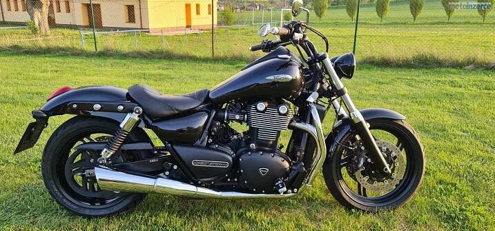 Triumph Thunderbird Storm