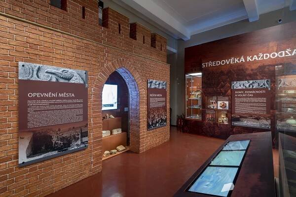 K městu českých královen - Muzeum východních Čech v Hradci Králové