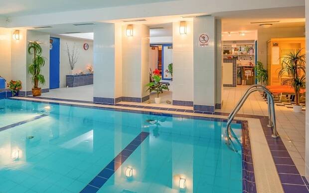 Adršpach: Hotel Tommy **** se snídaní formou bufetu a relaxací v bazénu a vířivce + sleva na wellness služby