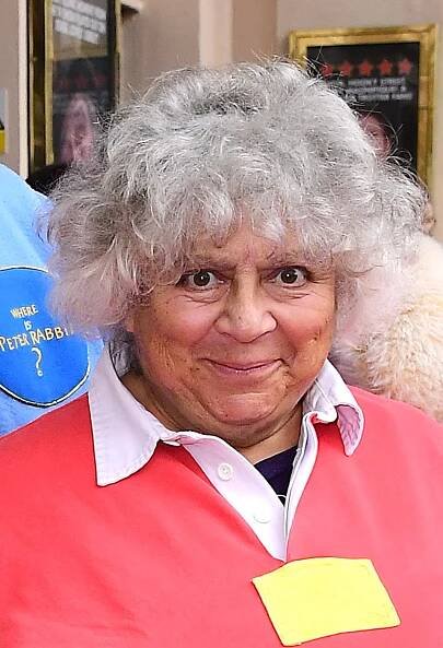 FOTO: Miriam Margolyes nafotila nahou obálku pro Vogue. – stránka 3