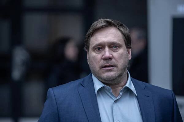 Musta valo - Kahdesti haudattu - Z filmu - Samuli Edelmann