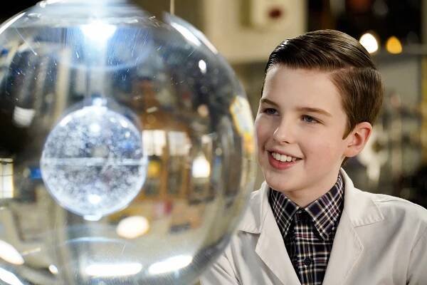 Malý Sheldon míří na Netflix: Sitcom ukáže, jak vyrůstal génius Sheldon Cooper z Teorie velkého třesku - Netflixer