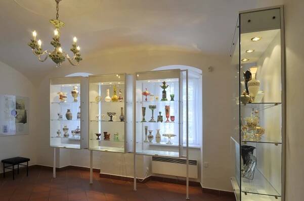 Sklářské muzeum Nový Bor - Muzea a galerie - Lužické hory a Žitavské hory - Nový Bor