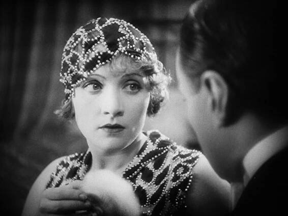 Žena, po níž muži prahnou - Z filmu - Marlene Dietrich