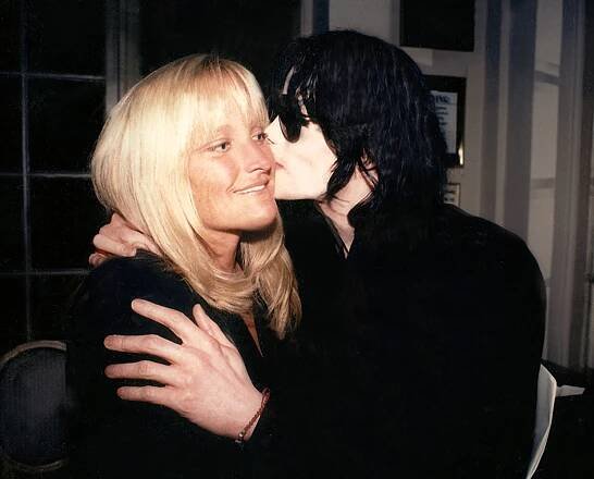Debbie Rowe and Michael Jackson during a private event at L'Orangerie on December 17, 1998 in Los Angeles. | Source: Getty Images