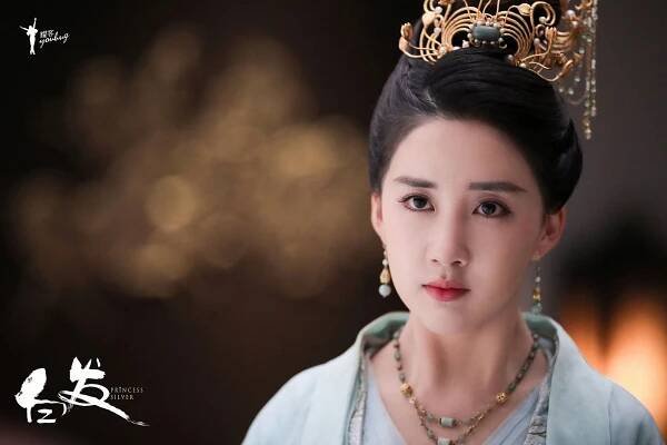Maggie Chen - Princess Silver - Fotosky
