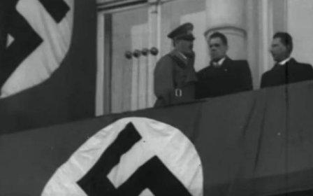Galerie: Vídeň zvažuje strhnout balkon, z něhož řečnil Hitler. „Je to relikt nacismu,“ míní odpůrci - Galerie - Echo24.cz