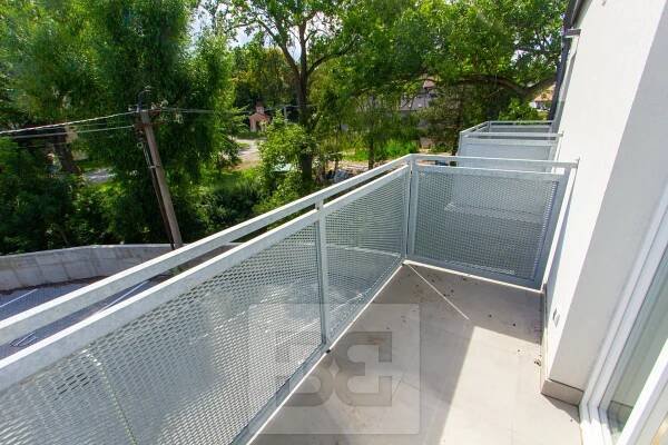 Krásný byt 2+KK s dvěma balkony a parkovacím stáním v novost - 14
