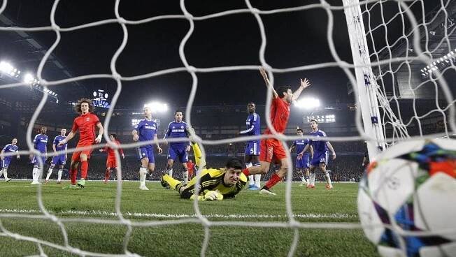 LM: Paris SG hrál 90 minut bez Ibrahimovice, přesto Chelsea vyřadil. Bayern deklasoval Šachtar