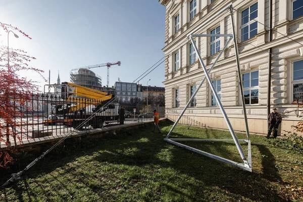 Studentky brněnské fakulty architektury navrhly a postavily kapli z bílých plachet | EARCH.cz