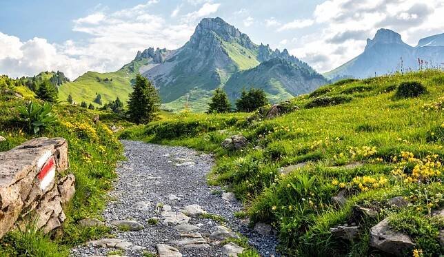 15 Great Hikes to Do in the Bernese Oberland, Switzerland