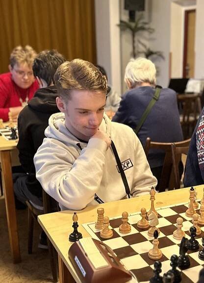 Skvělý úspěch našich šachistů na turnaji „Vánoční šachovnice“! – Šachový klub Česká Lípa