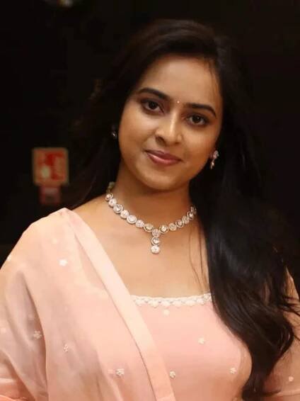 Sri Divya's graceful pictures