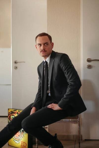 Guys-on-Clothes_Sebastian-Schwarz02-b