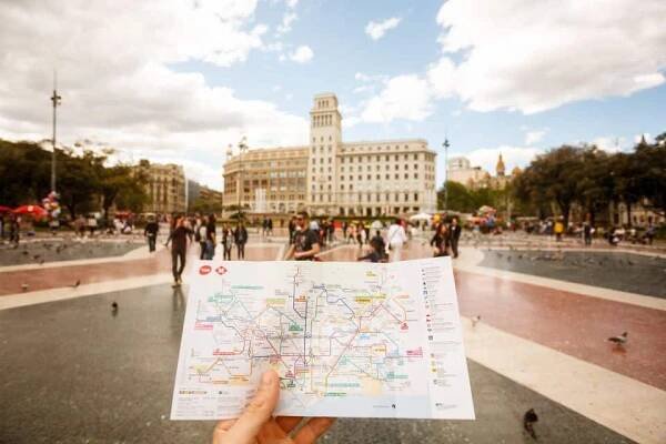 hola tourist travel card barcelona ()