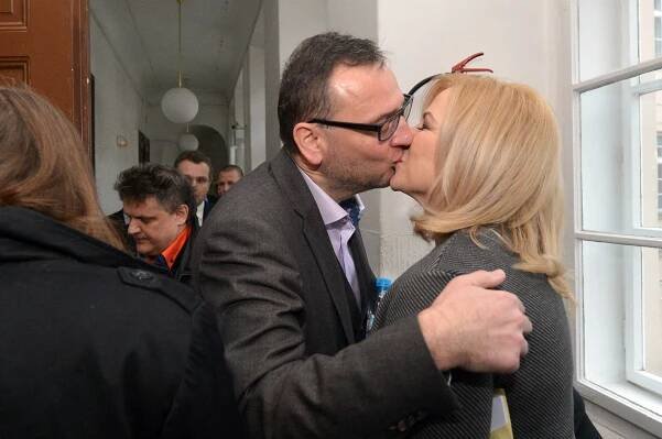 Policie viní Nečasovou z krácení daně: Nezdanila prý dárky za miliony!
