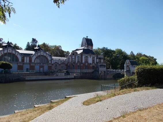 Z centra Hradce Králové na rozhlednu Milíř