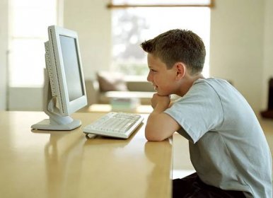 Sedí vaše děti pořád u počítače? Vědci řekli, jestli jim to může ublížit