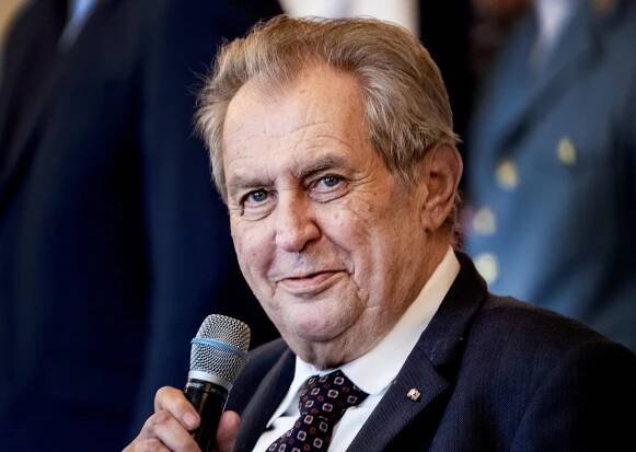 Zeman splnil manželce sen u příležitosti 60. narozenin. Čekat ale musela 31 let