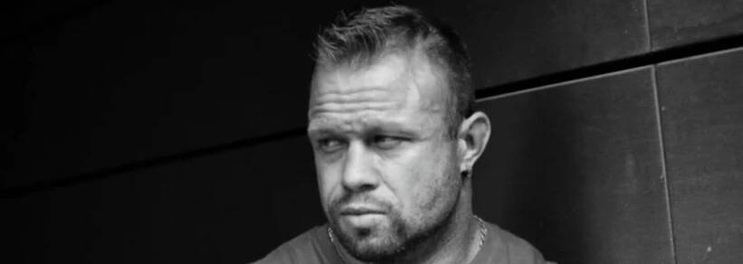 MMA zápasník Filip Grznár srazil ženu na přechodu, měla vběhnout do vozovky bez rozhlédnutí