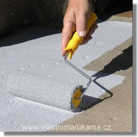 Čím natřít betonový strop?