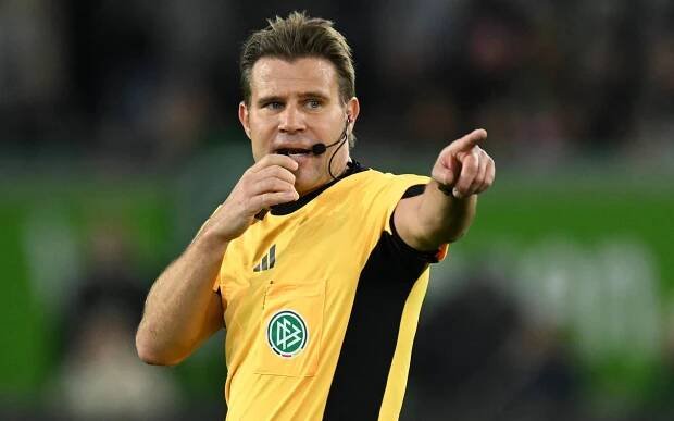 Rekordschiedsrichter Felix Brych beendet Karriere