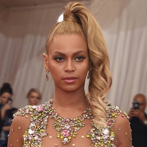 NEW YORK, NY - MAY 04: Beyonce attends the "China: Through The Looking Glass" Costume Institute Benefit Gala at the Metropolitan Museum of Art on May 4, 2015 in New York City. (Photo by Jamie McCarthy/FilmMagic)