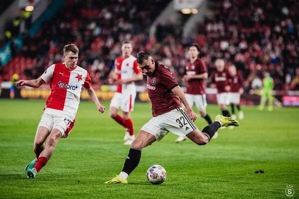 Velký obrat | sparta.cz