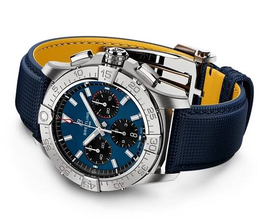Avenger B01 Chronograph 42 - AB0146101C1X1 - image 3
